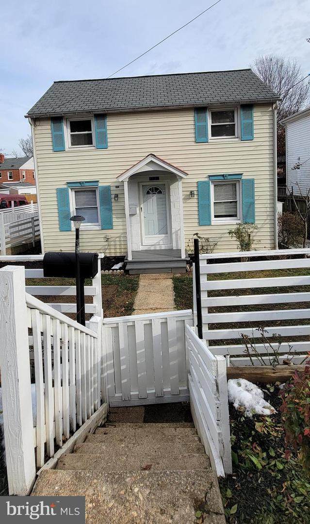 1117 Columbus Street - Photo 1