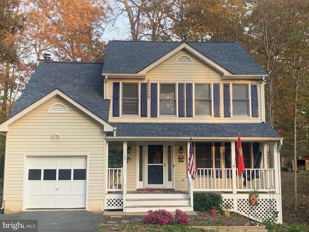 1129 Lakeview Drive - Photo 1