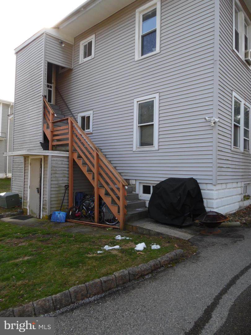 407 Unit # B Broadway - Photo 1