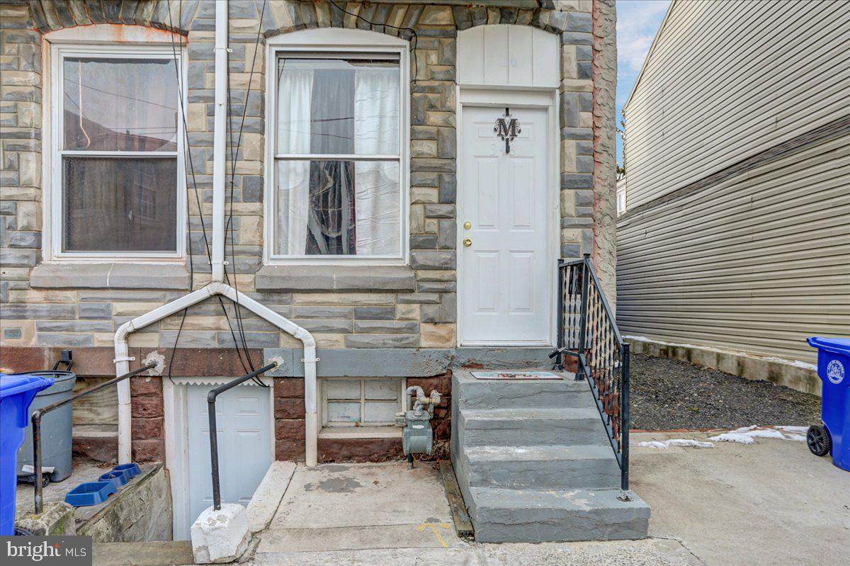 348 Pearl Street - Photo 1