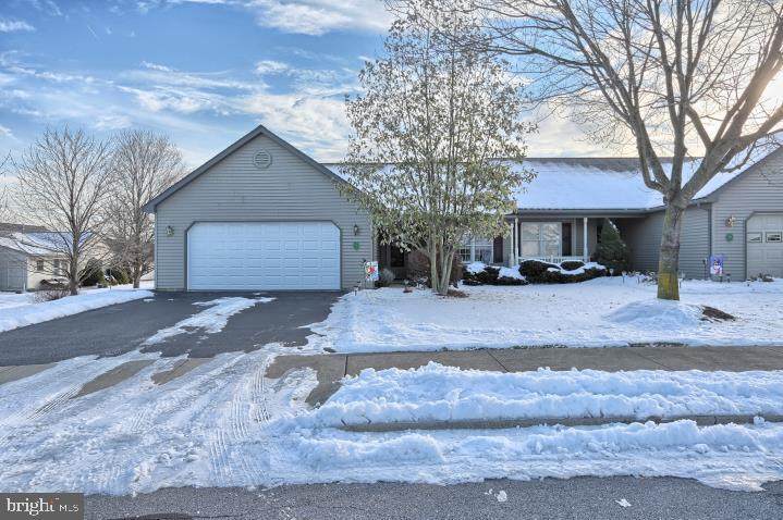 32 Greenbriar Drive - Photo 1