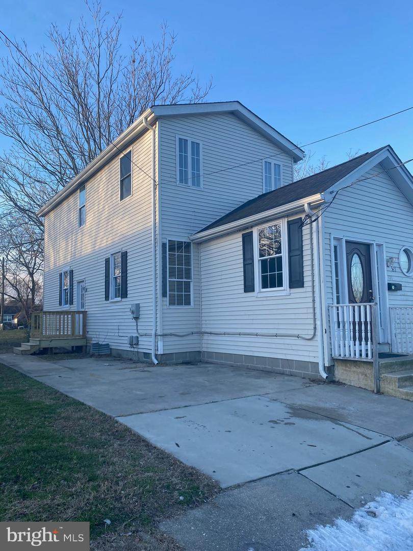 521 Center Street - Photo 1