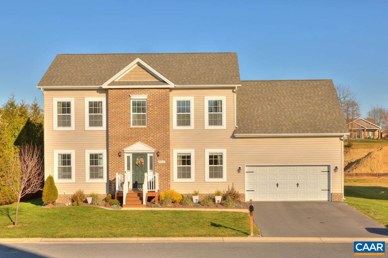 903 Waterton St - Photo 1