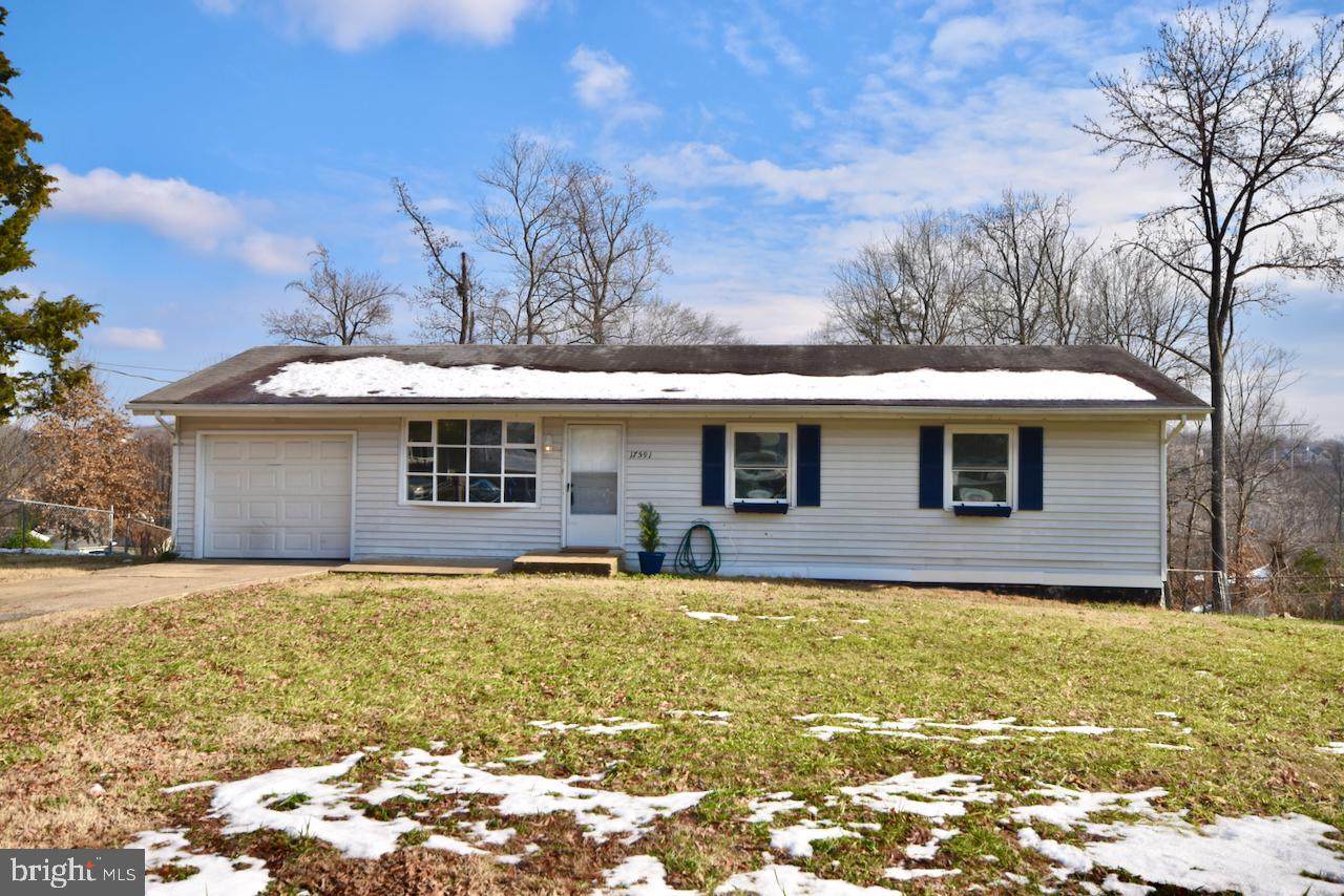 17591 Rose Hill Circle - Photo 1