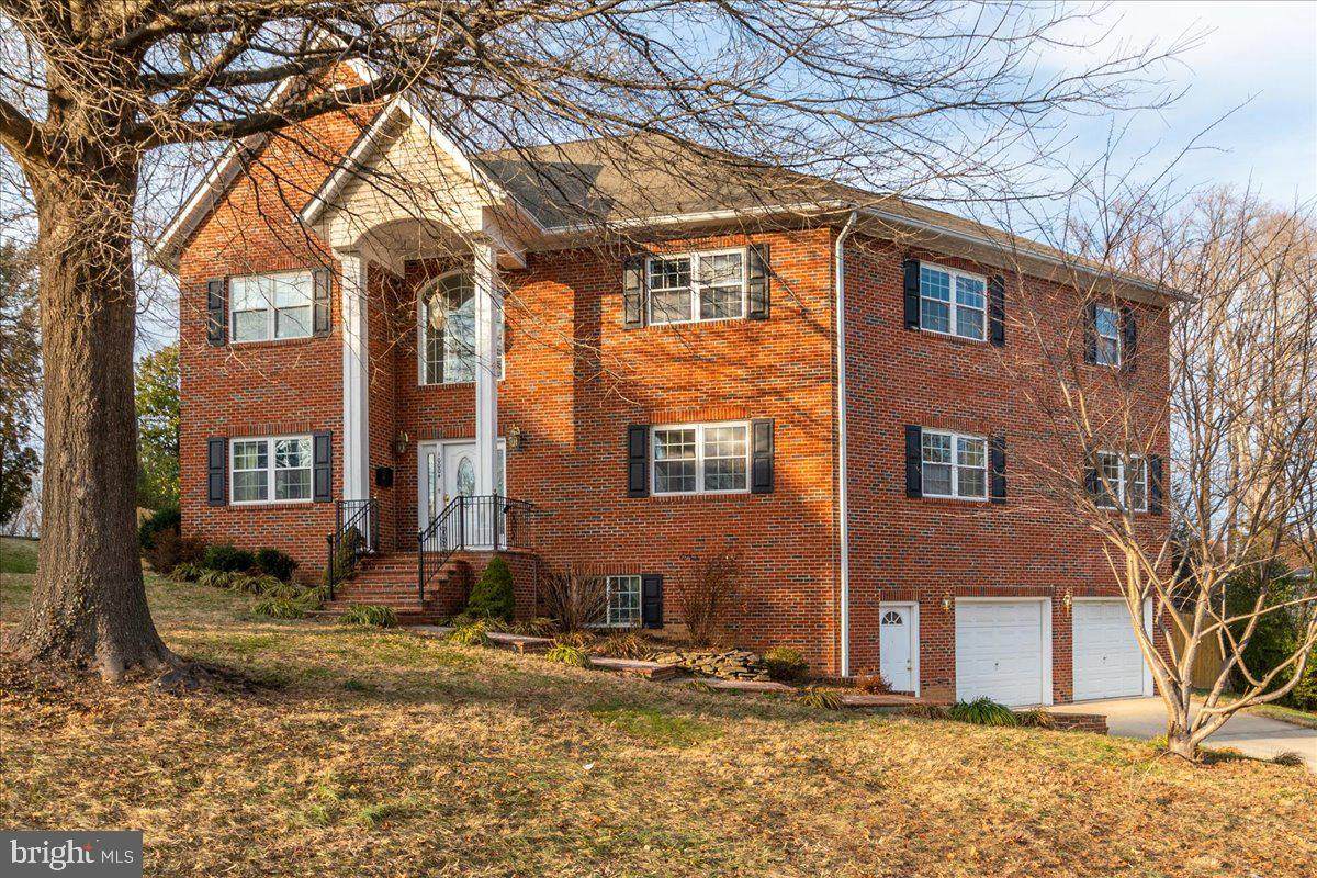 10004 Terry Street - Photo 1