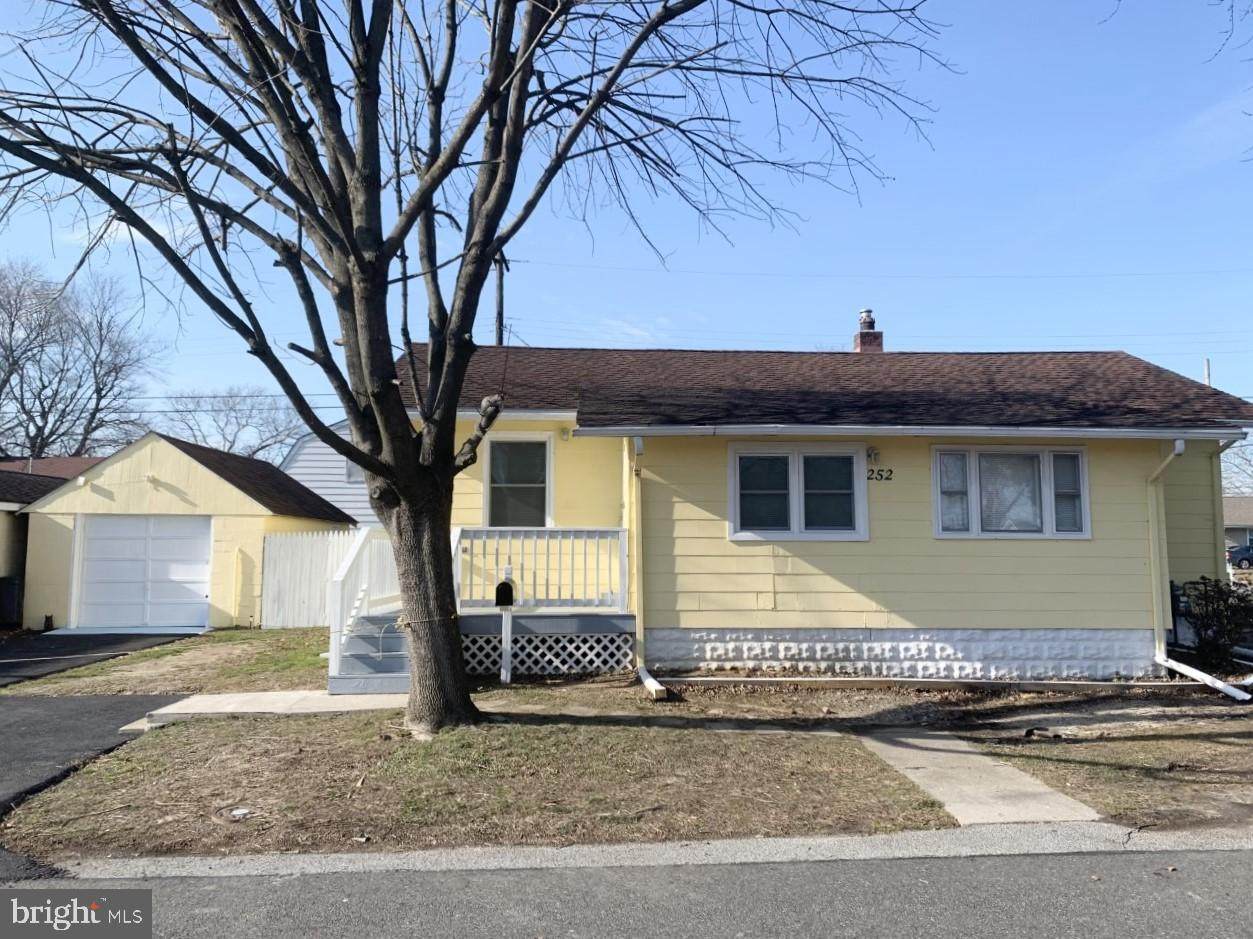 252 G Street - Photo 1