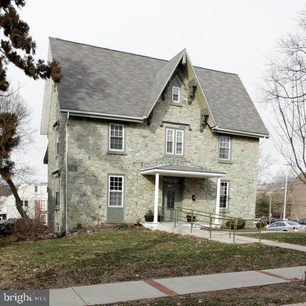 203 Chestnut Street - Photo 1