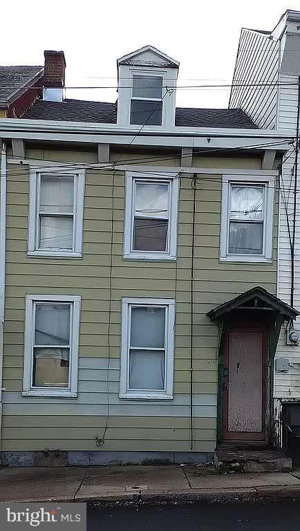 527 3RD Street - Photo 1