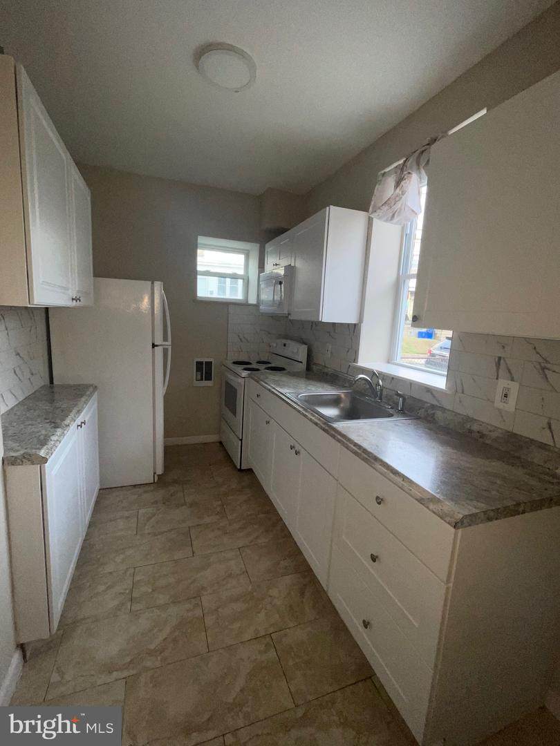 5245 Hawthorne Street - Photo 1