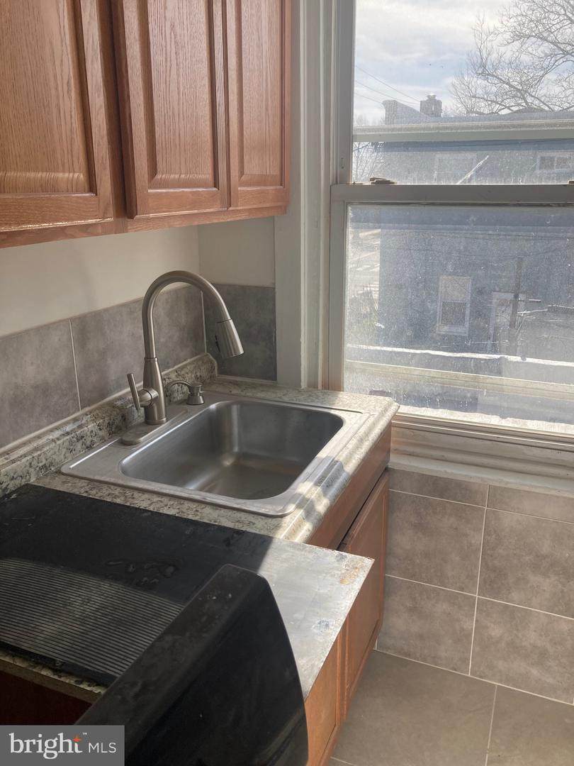 1028 Lynnbrook - Photo 1