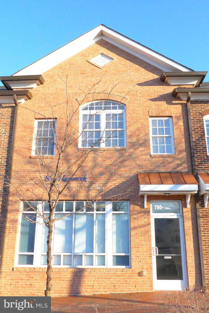 795 Center Street - Photo 1