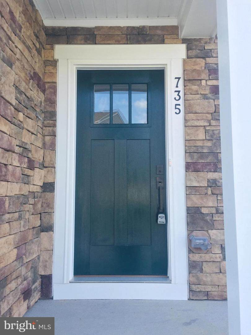 735 Stonehouse Way - Photo 1