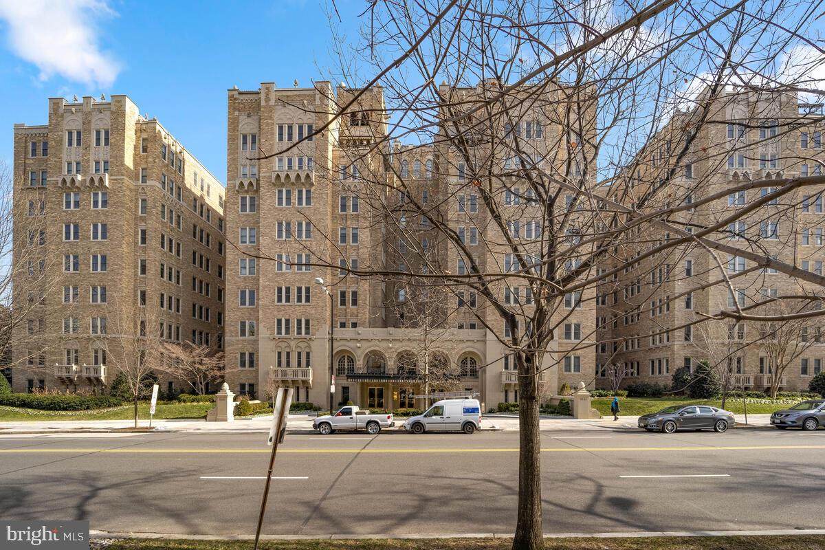 2101 Connecticut Avenue - Photo 1