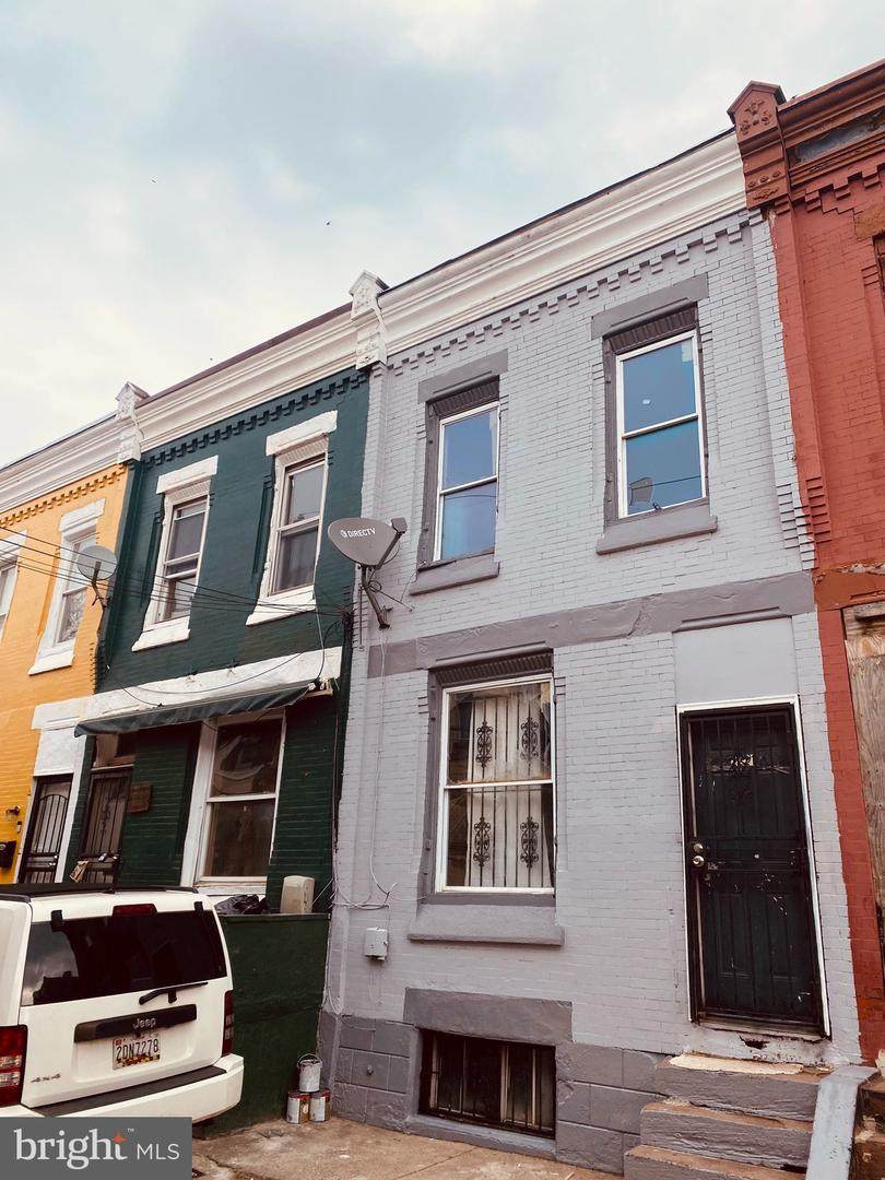 2221 Chadwick Street - Photo 1