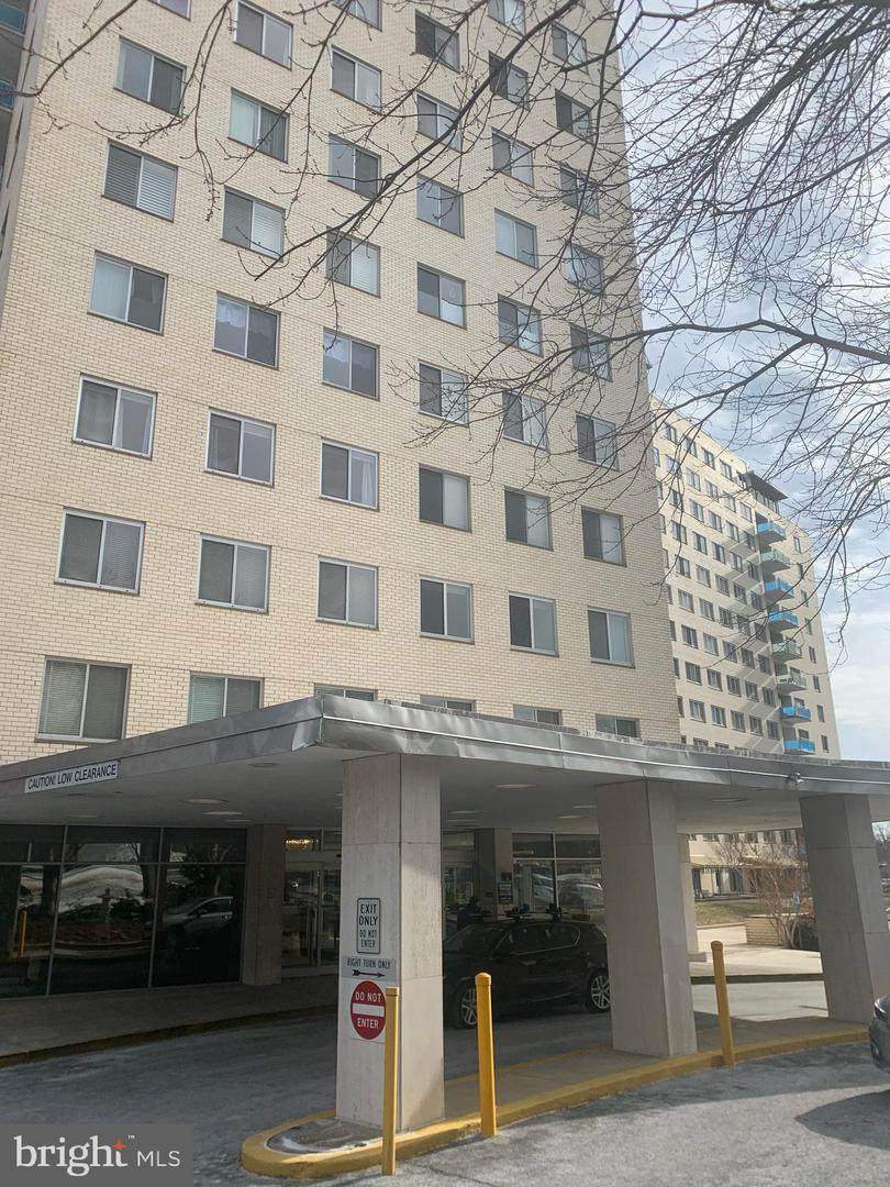 10201 Grosvenor Place - Photo 1