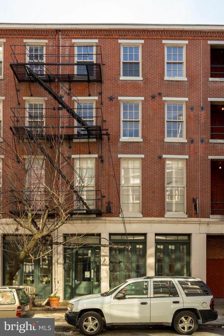 212-20 Race Street - Photo 1