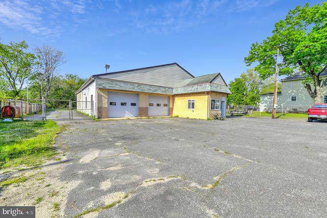 114 Oak Road - Photo 1