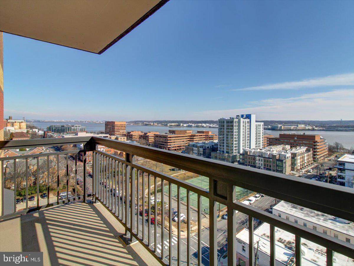 801 Pitt Street - Photo 1