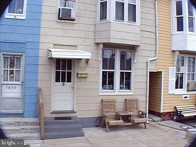 1035 Poplar Street - Photo 1