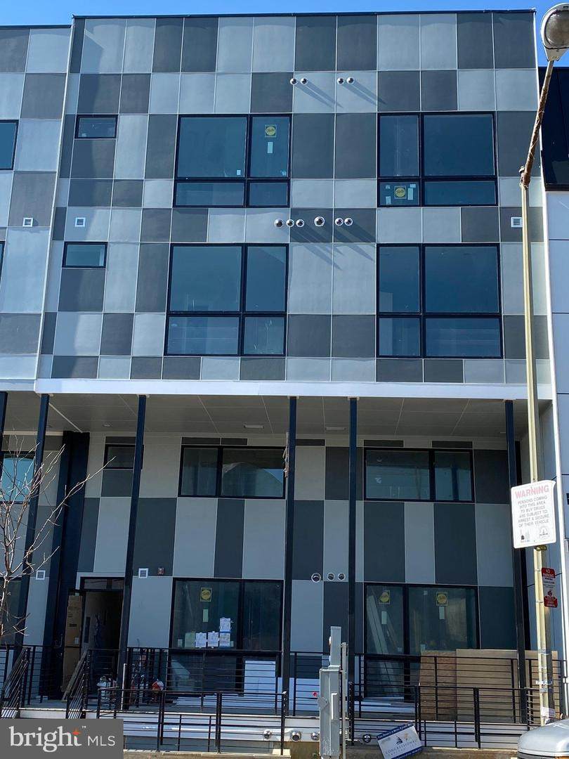 824 18TH Street - Photo 1