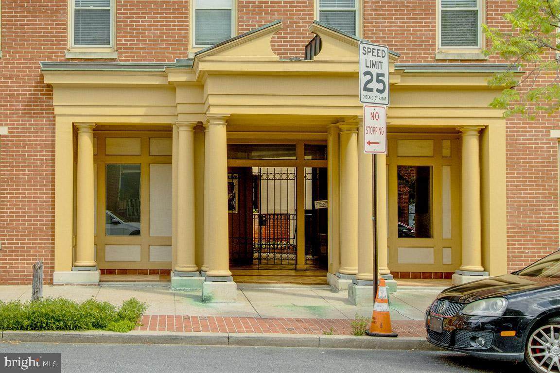 723 Charles Street - Photo 1