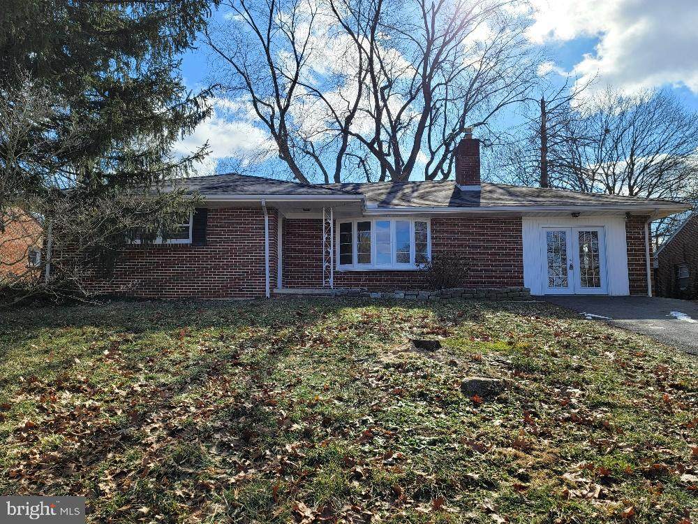 16827 Hampton Road - Photo 1