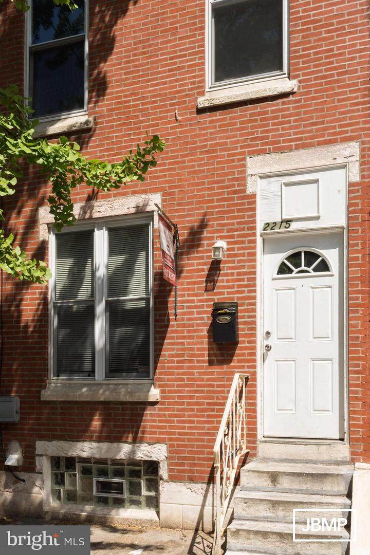 2215 Sydenham Street - Photo 1
