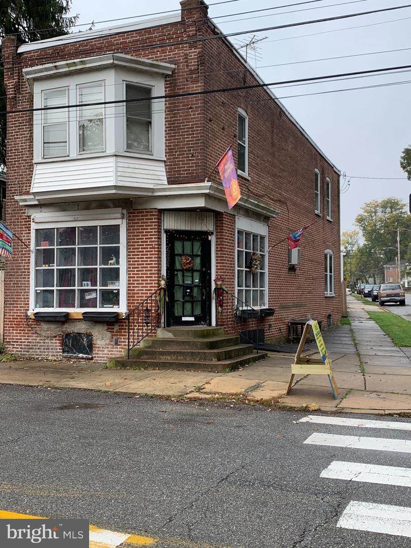 2334 Chestnut Street - Photo 1