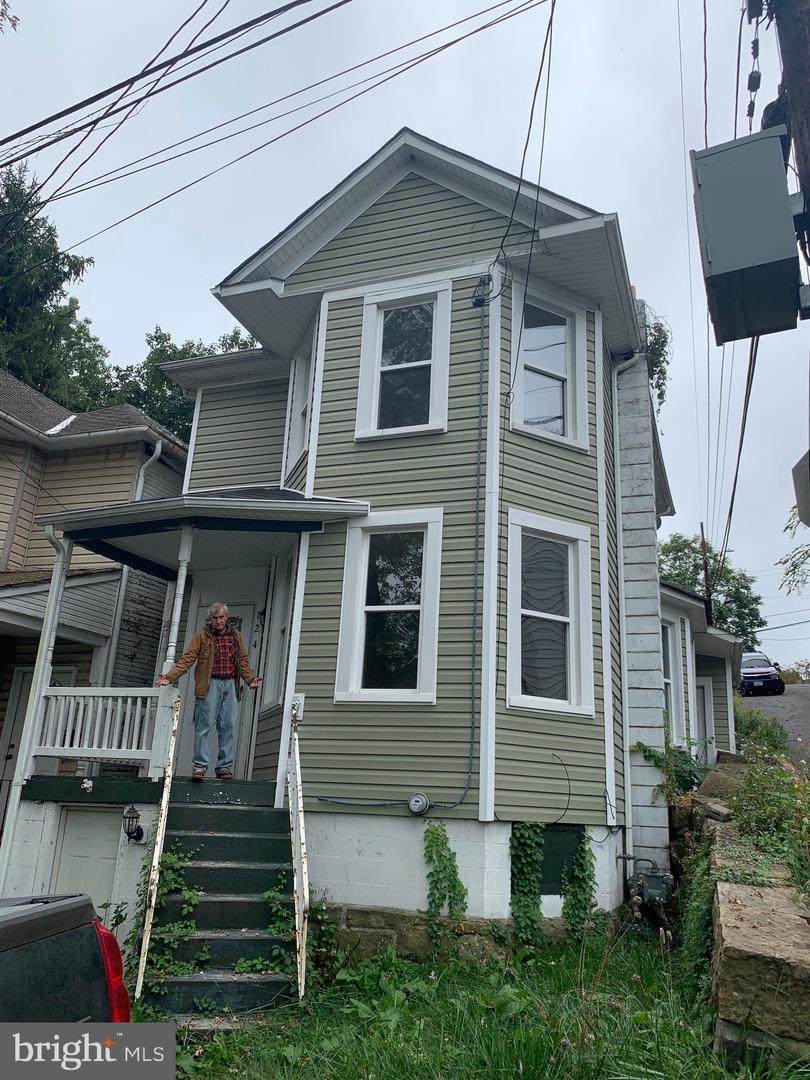 124 Johnson Street - Photo 1