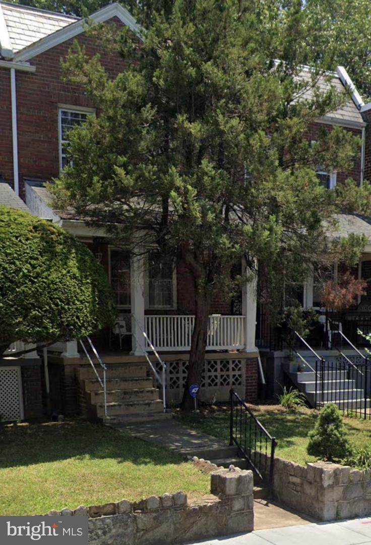 1323 Holbrook Street - Photo 1