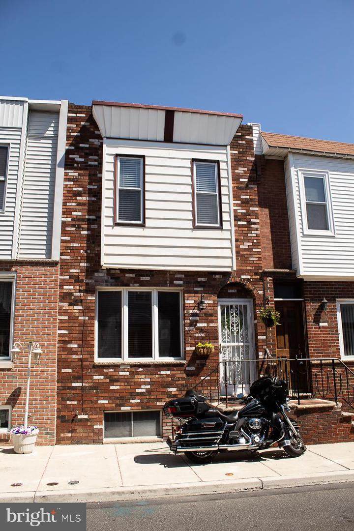 107 Gladstone Street - Photo 1