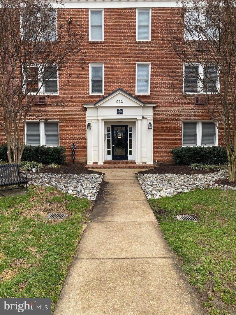 922 Washington Street - Photo 1