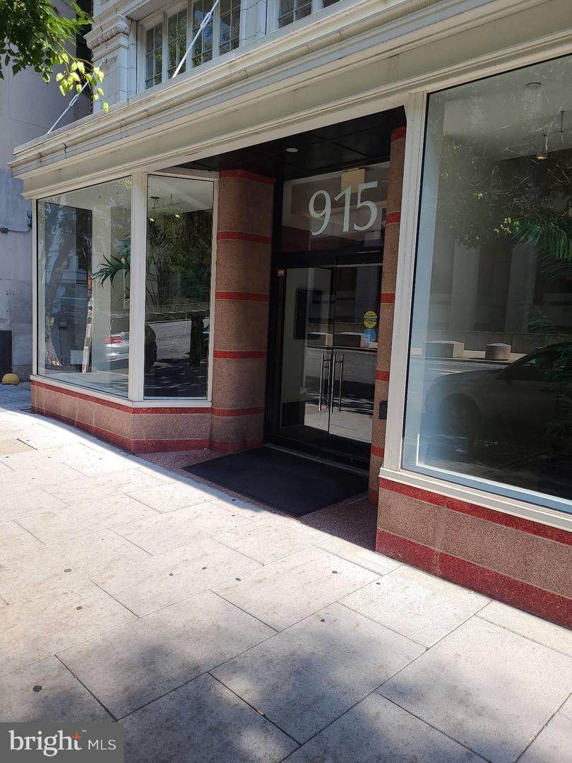 915 E Street - Photo 1