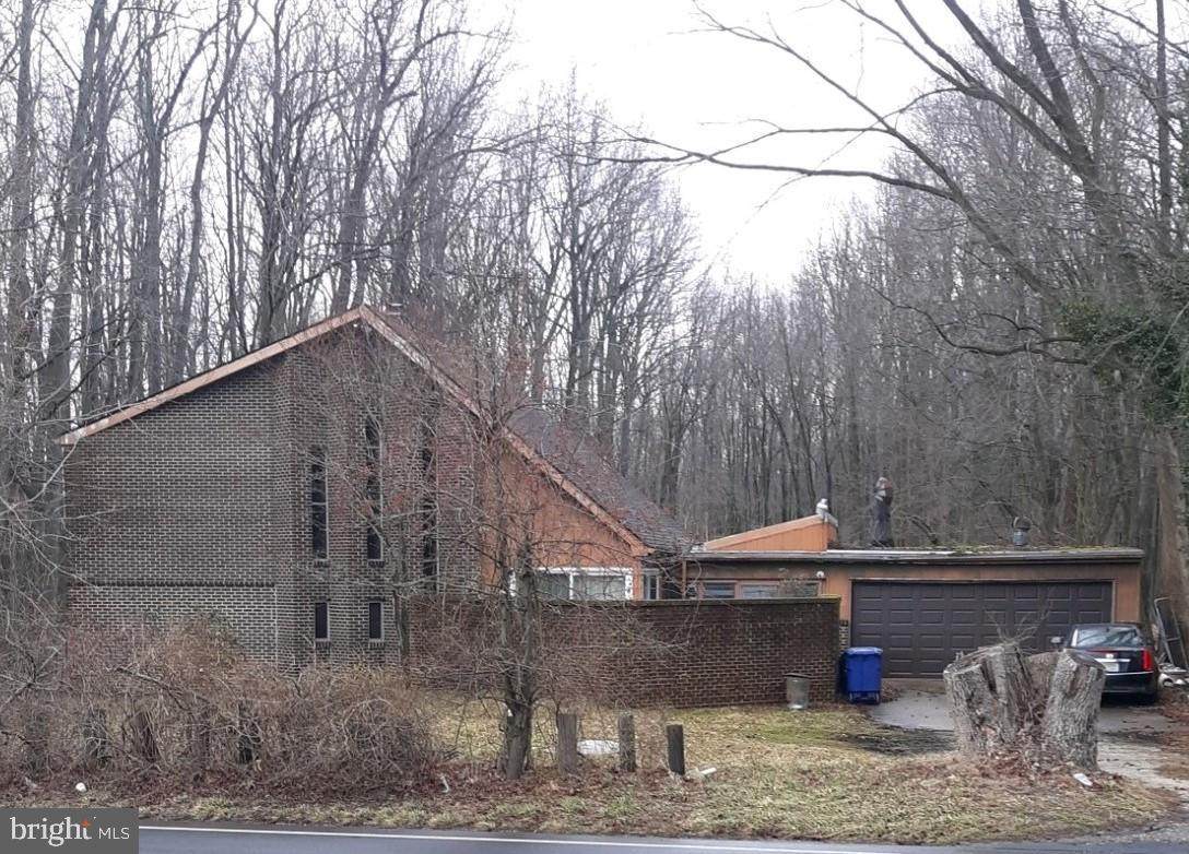 439 Hartford Road - Photo 1