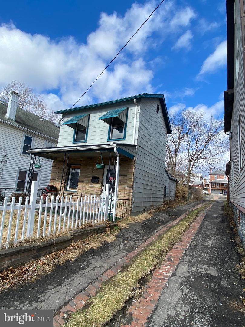 641 Columbia Avenue - Photo 1