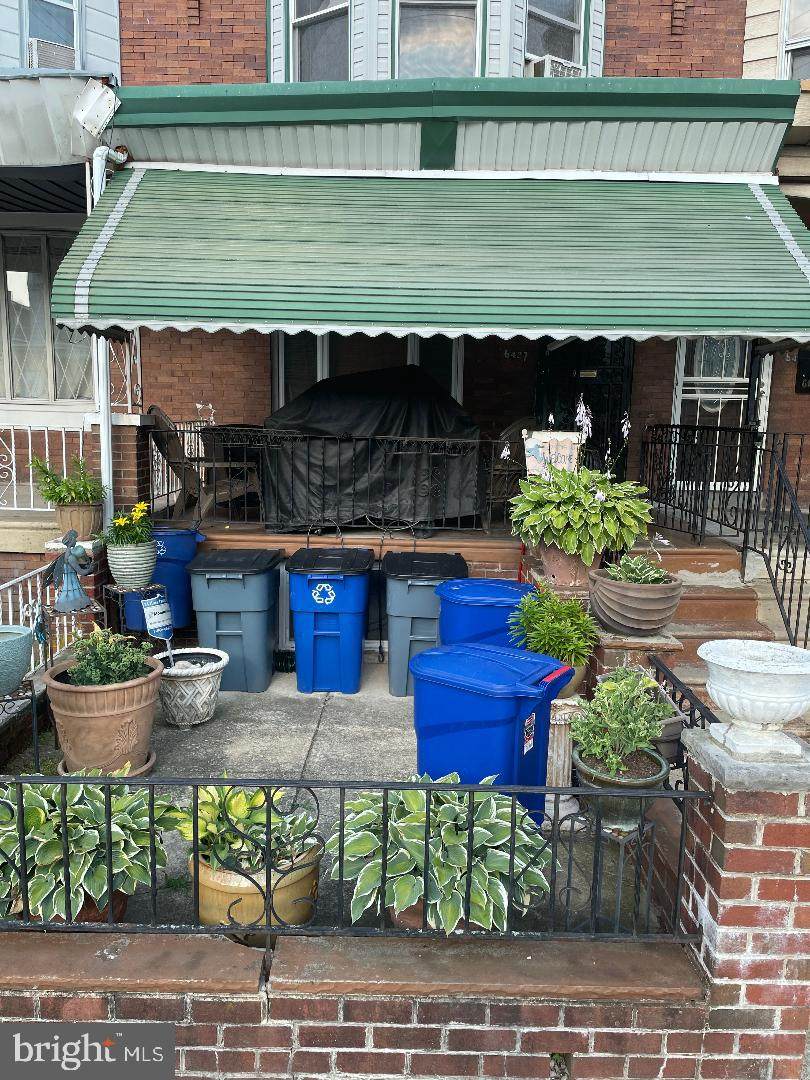 6427 21ST Street - Photo 1