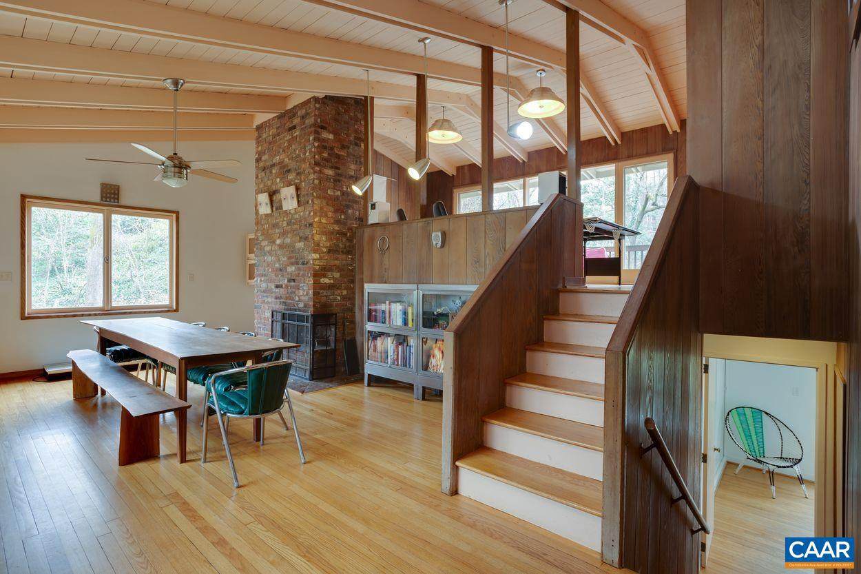 1521 Rugby Rd - Photo 1