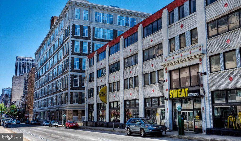 2302 Walnut Street - Photo 1