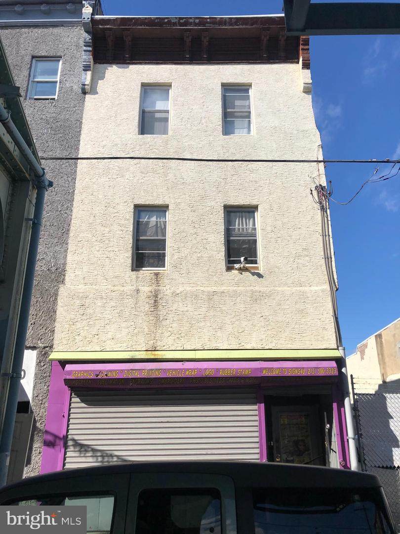 2432 Kensington Avenue - Photo 1