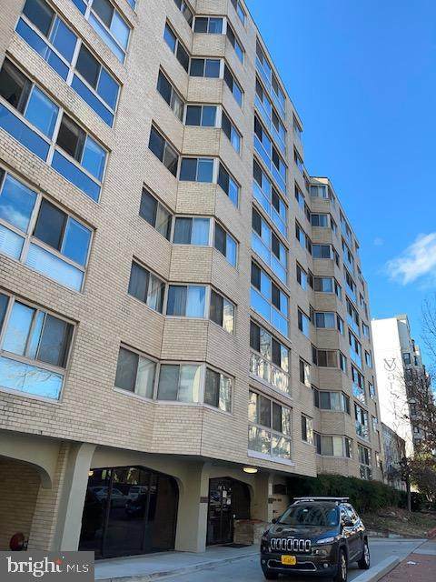 922 24TH Street - Photo 1