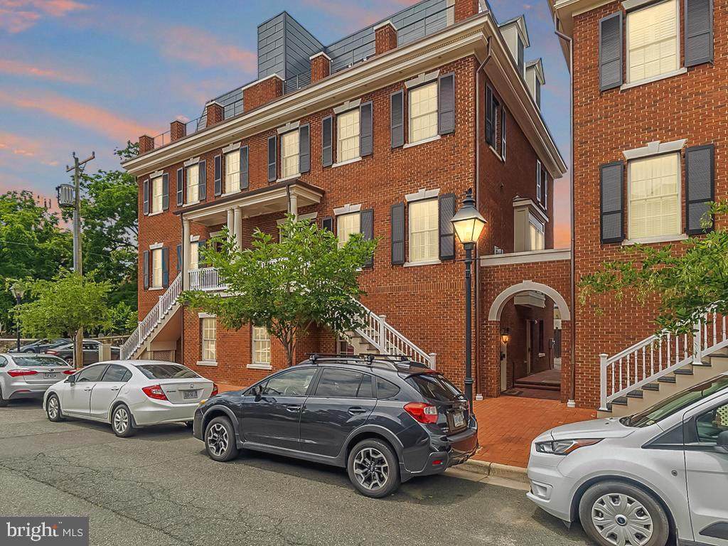 317 George Street - Photo 1