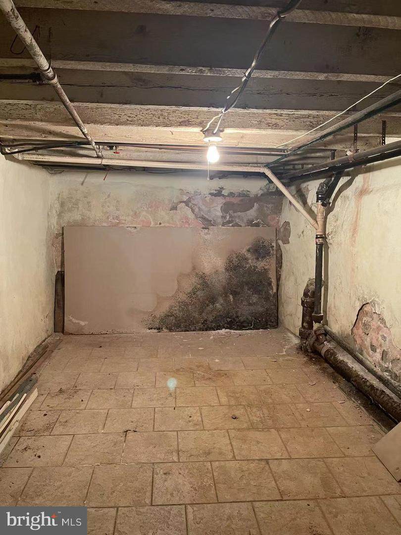1630 Hicks Street - Photo 1