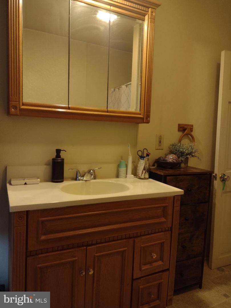 408 Queen Street - Photo 1