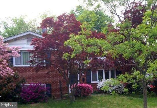 900 Malibu Drive - Photo 1