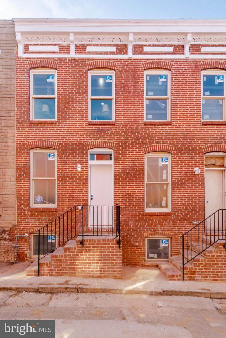 712 Duncan Street - Photo 1