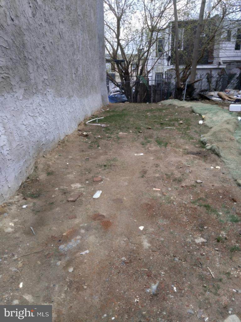 666 Lippincott Street - Photo 1