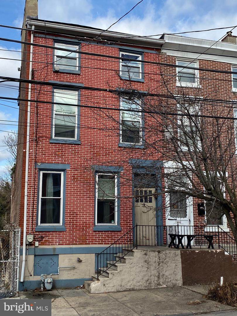 419 Arch Street - Photo 1