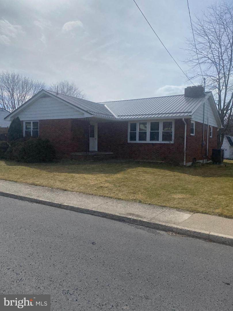 409 3RD Street - Photo 1