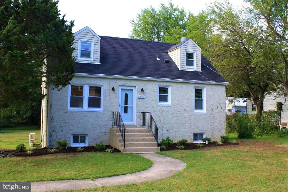 3209 Carlton Avenue - Photo 1