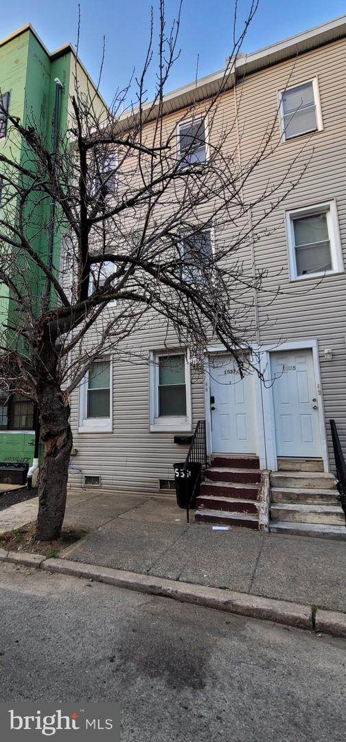 1537 Stiles Street - Photo 1